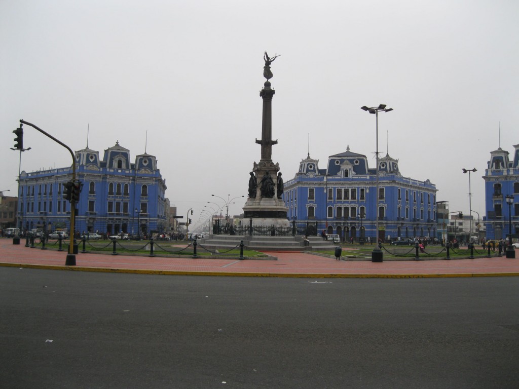 Plaza-Dos-de-Mayo